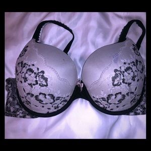 Sister got a boob job so I’m selling hella bras!